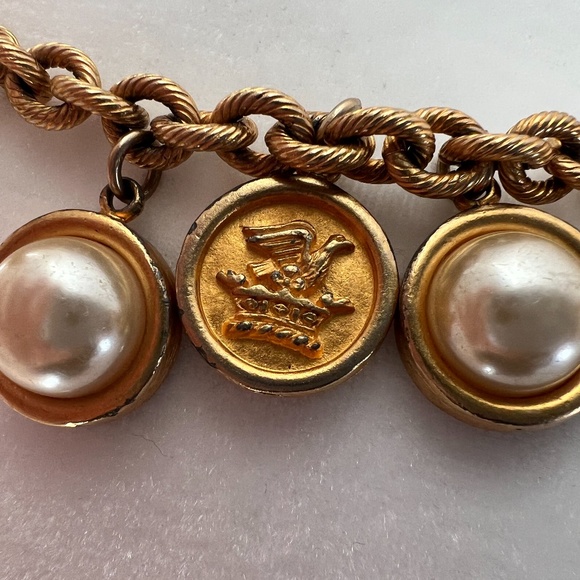 Vintage MISH New York 1980’s Gold Plated Multi Charm Pearl Chain Collar Necklace - Picture 14 of 16